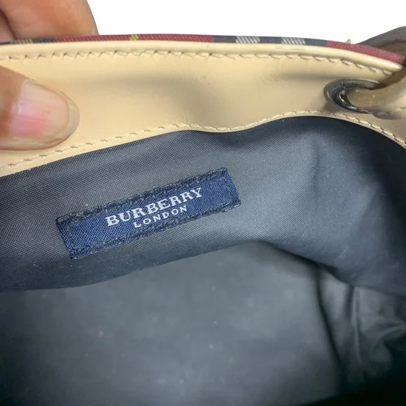 Burberry Women’s Vintage Nova Check Tote Patch Pocket Bag with Cream Accents - Picture 9 of 10